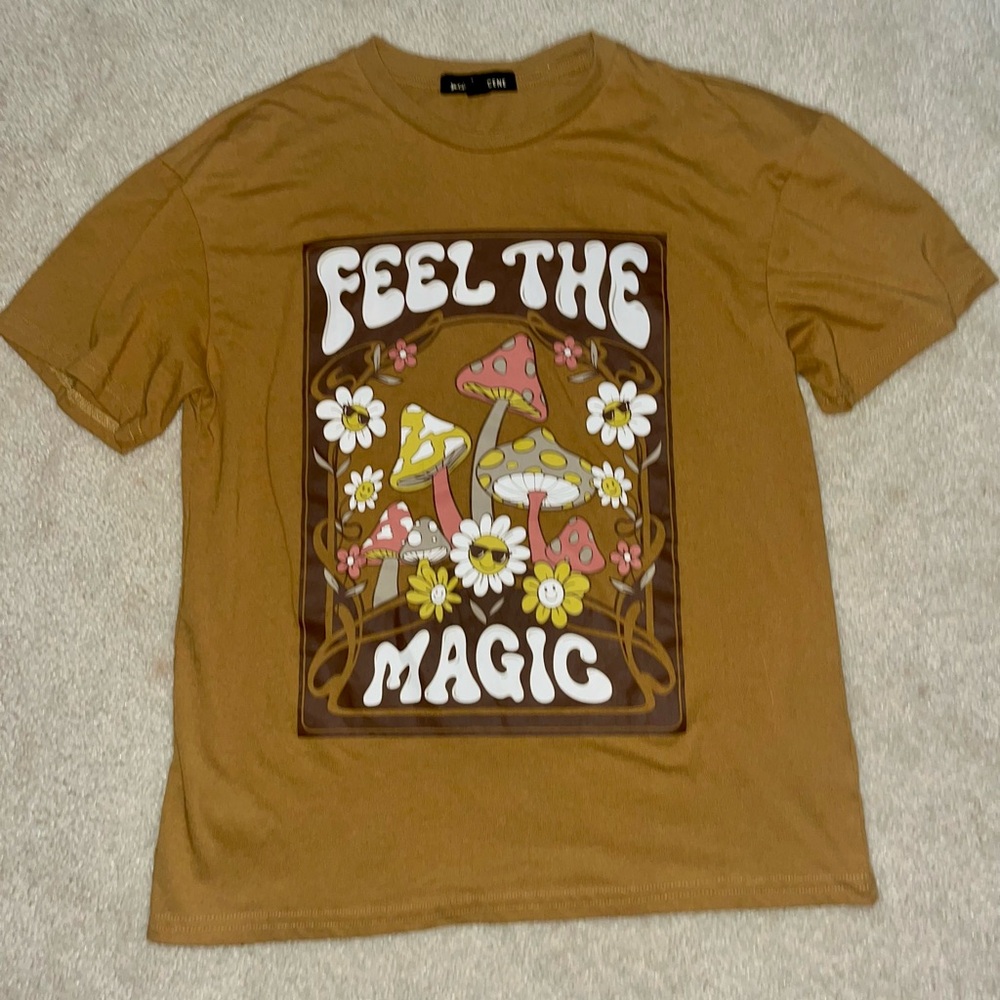 TJ Maxx Fifth Sun Graphic T-Shift by Social Scene